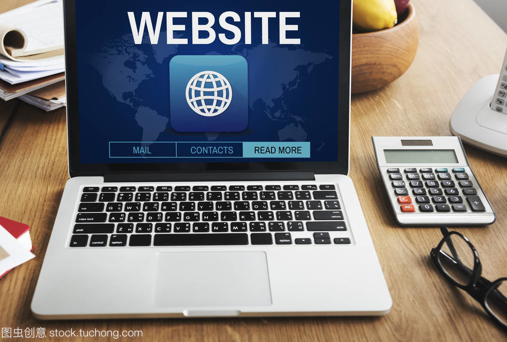 筆記本電腦屏幕上的文本與網(wǎng)頁(yè)設(shè)計(jì) 清晰易讀的用戶體驗(yàn)之道